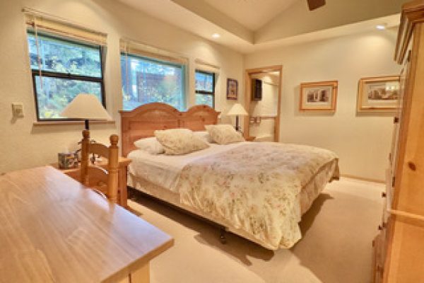 Twin Lakes Duplex - Bedroom